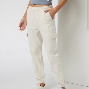 Vuori Boyfriend Cargo Sweatpant Milkweed Heather DreamKnit Pockets Sz XL NEW